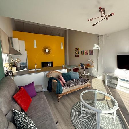 Appartamento Petite Penthouse With The Sunniest Terrace In Valenza Esterno foto