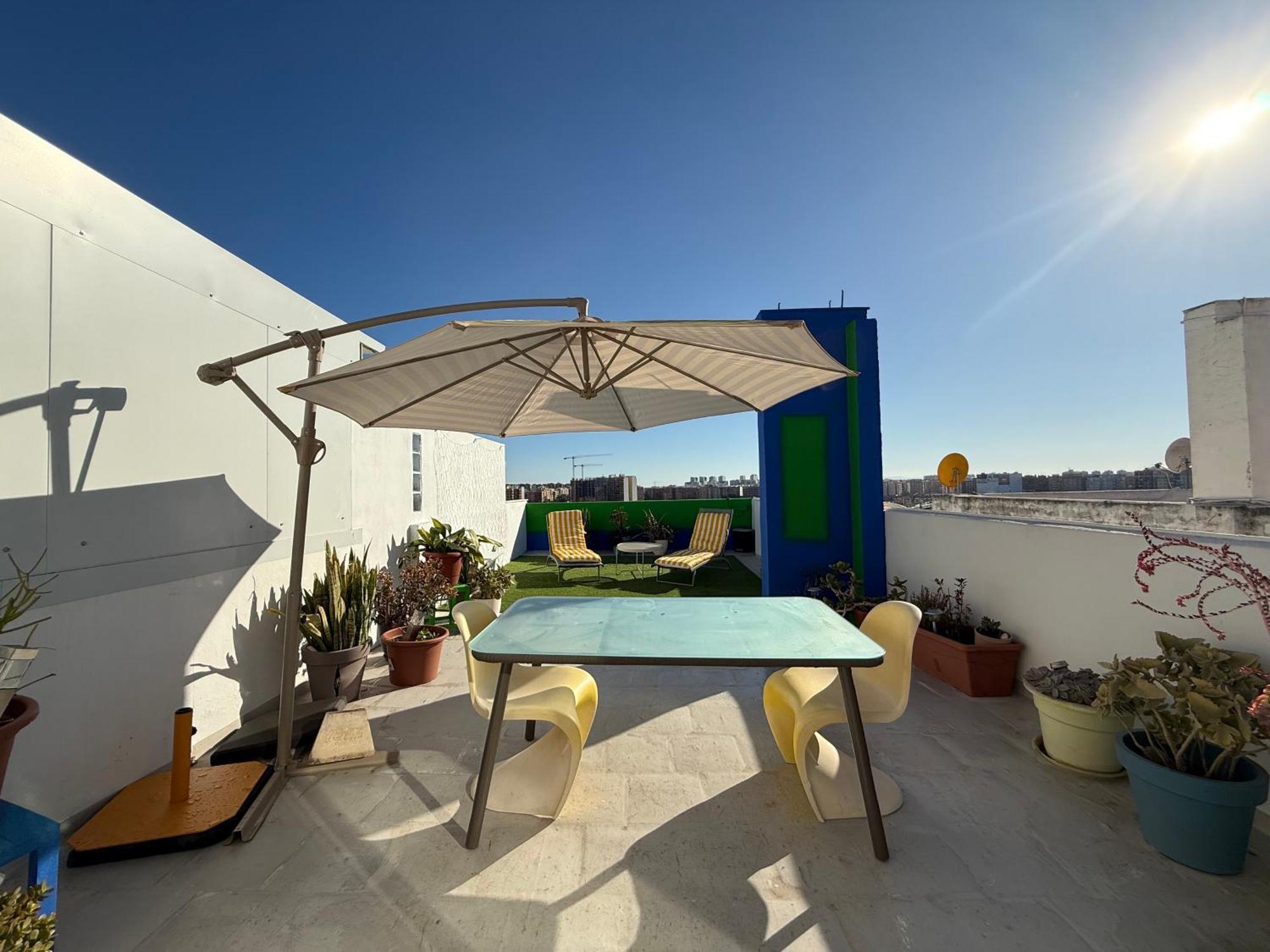 Appartamento Petite Penthouse With The Sunniest Terrace In Valenza Esterno foto